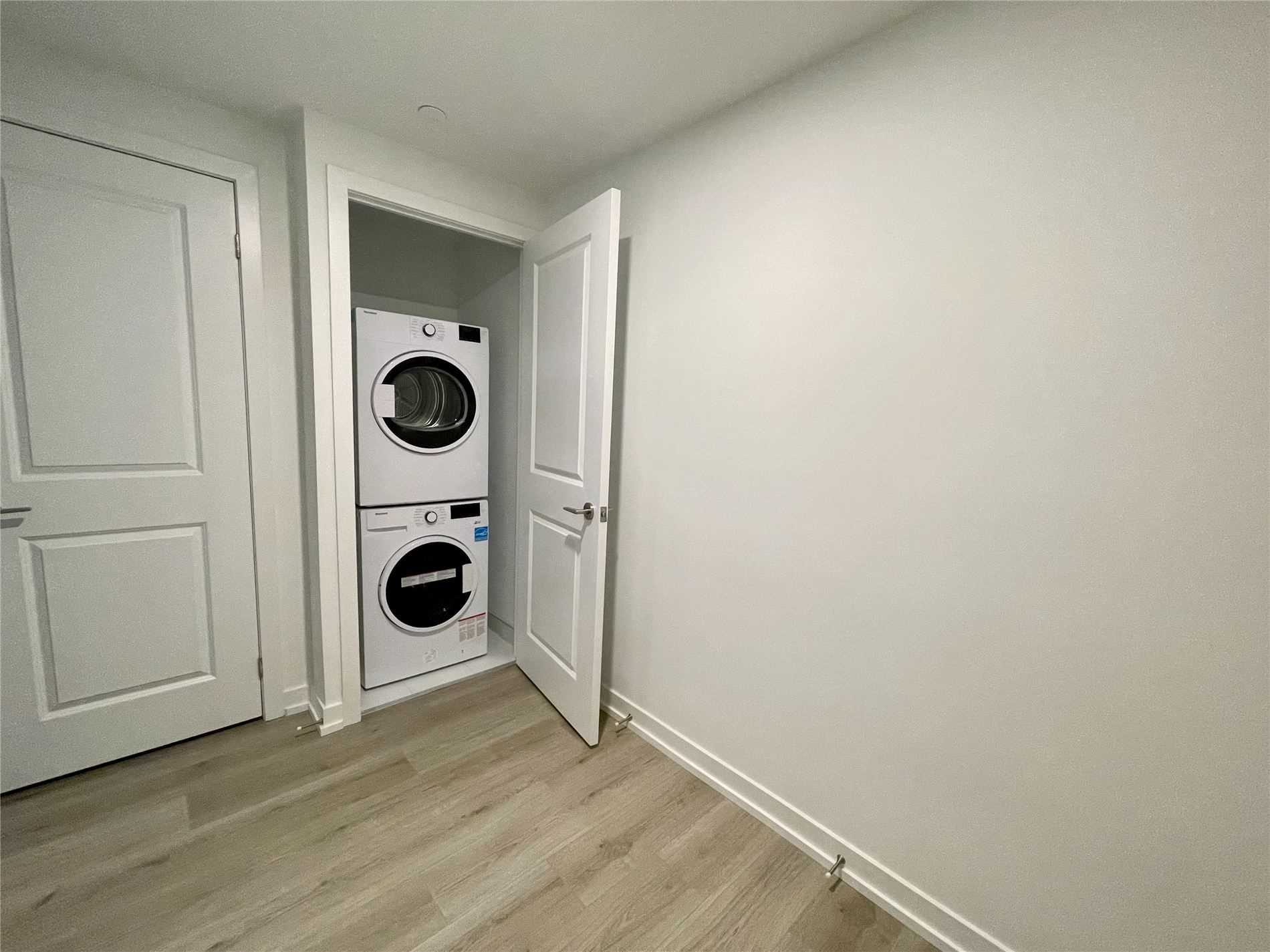 395 Bloor Street E #1702