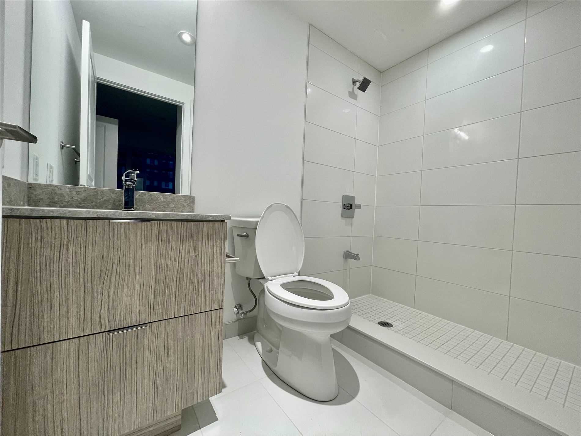 395 Bloor Street E #1702