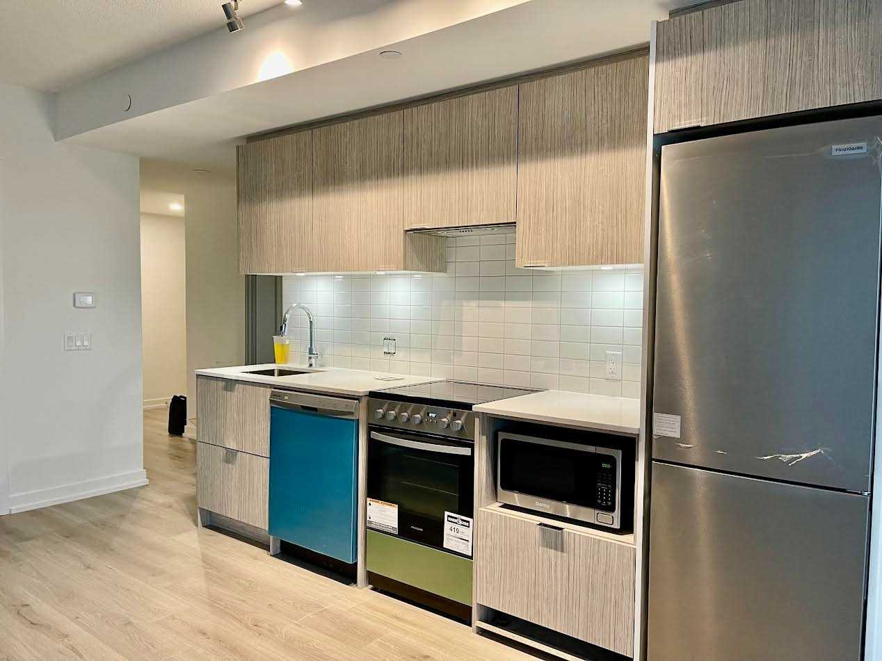 395 Bloor Street E #1702