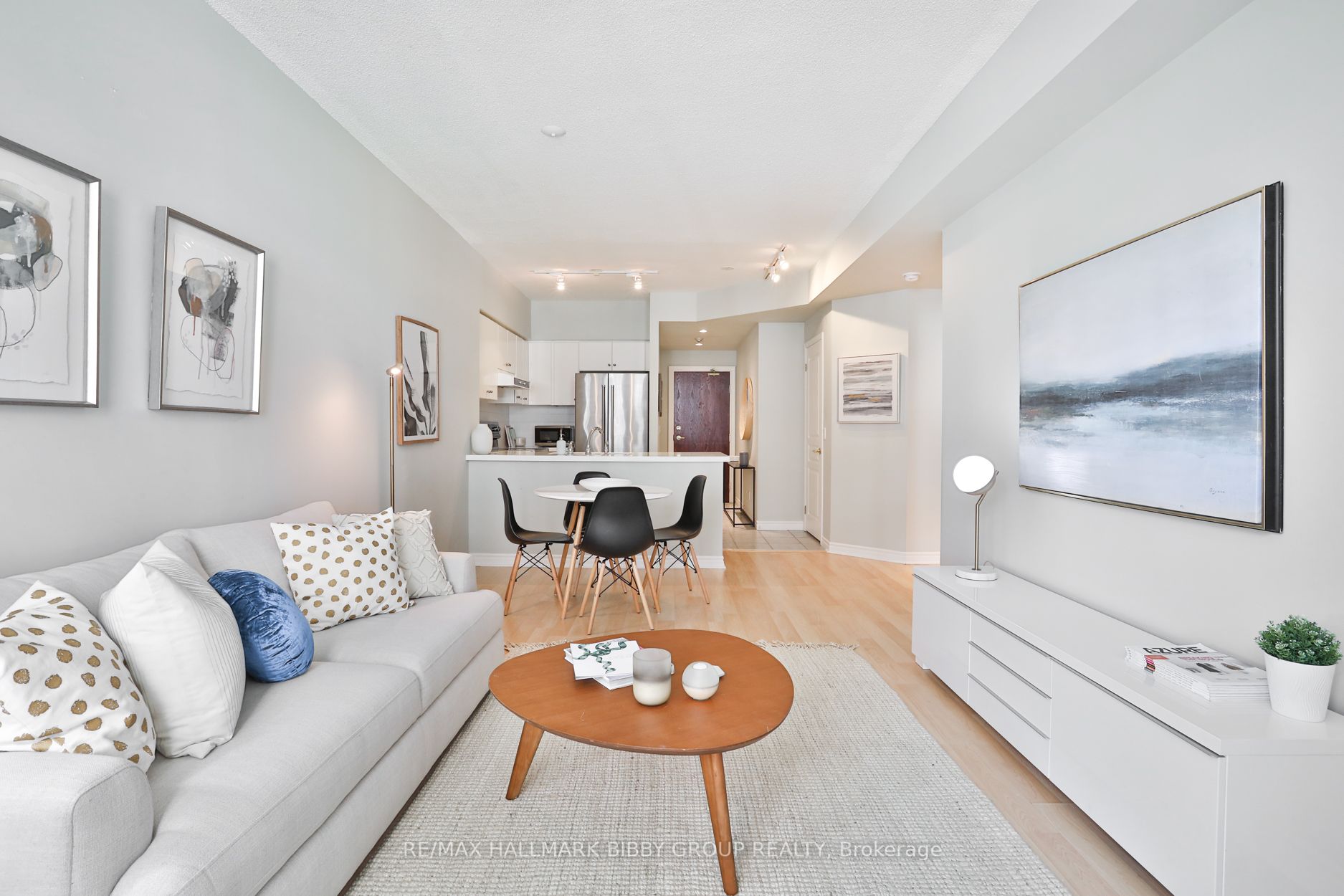1 Deer Park Cres, #401