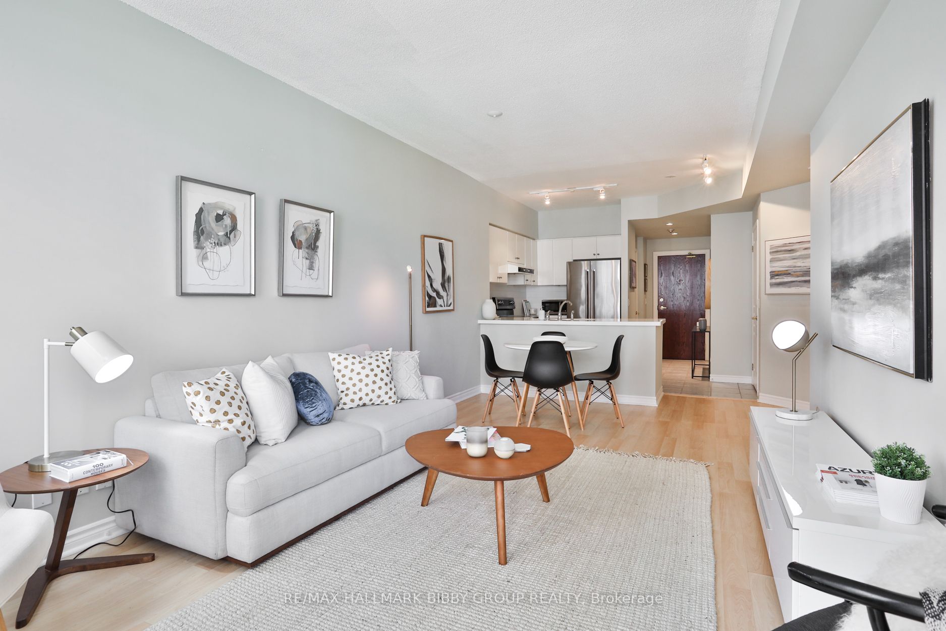 1 Deer Park Cres, #401