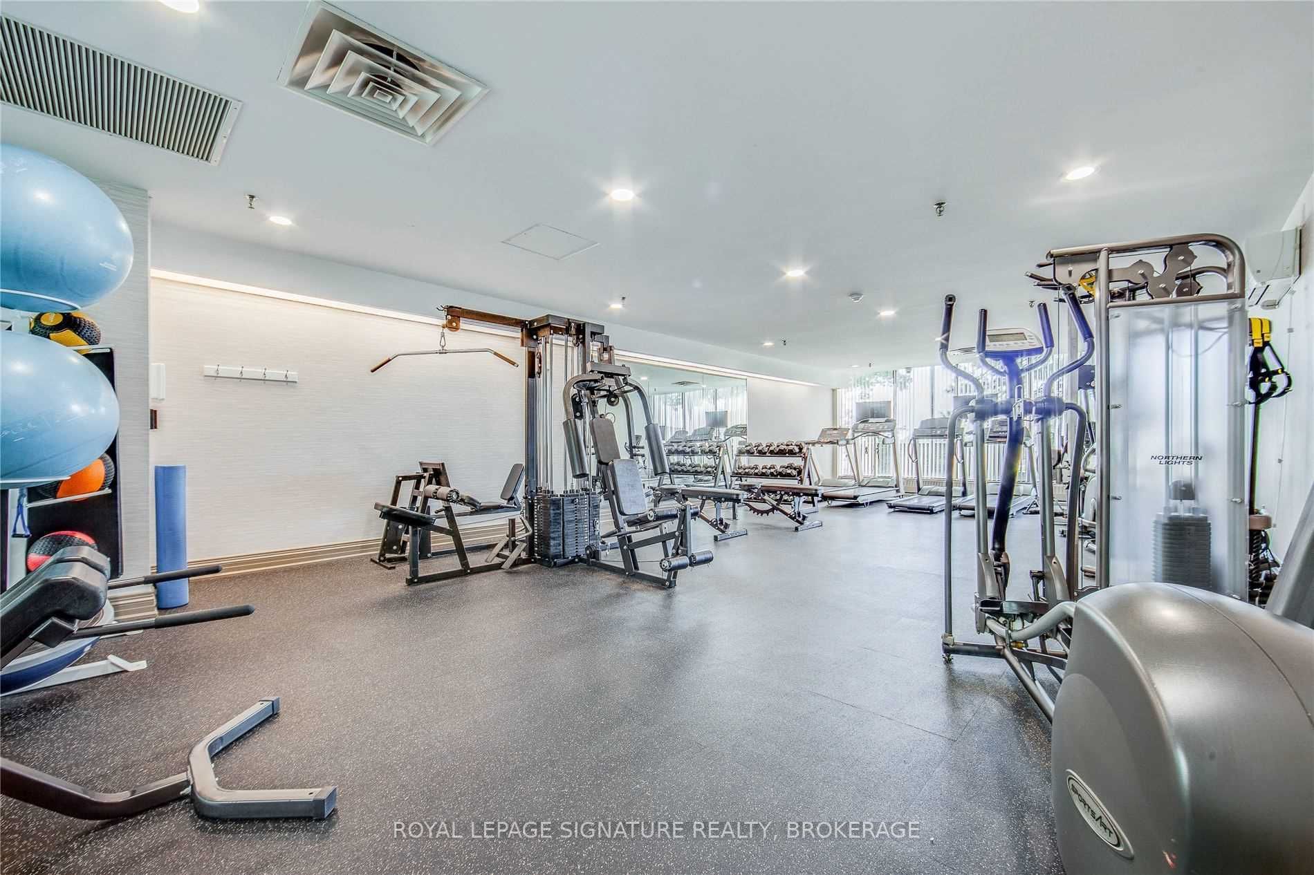 65 Skymark Dr, #2901