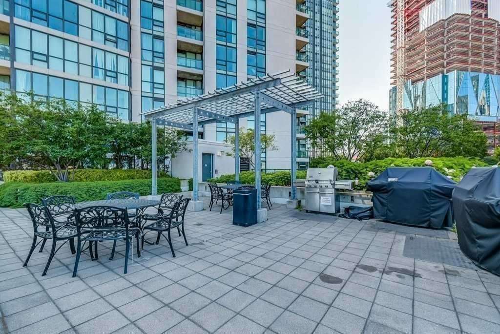 16 Yonge St, #1508