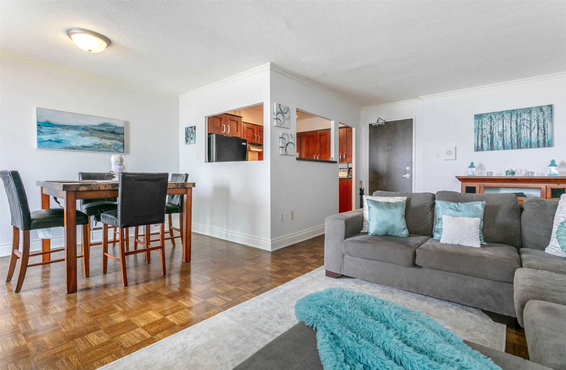 5949 Yonge Street #801