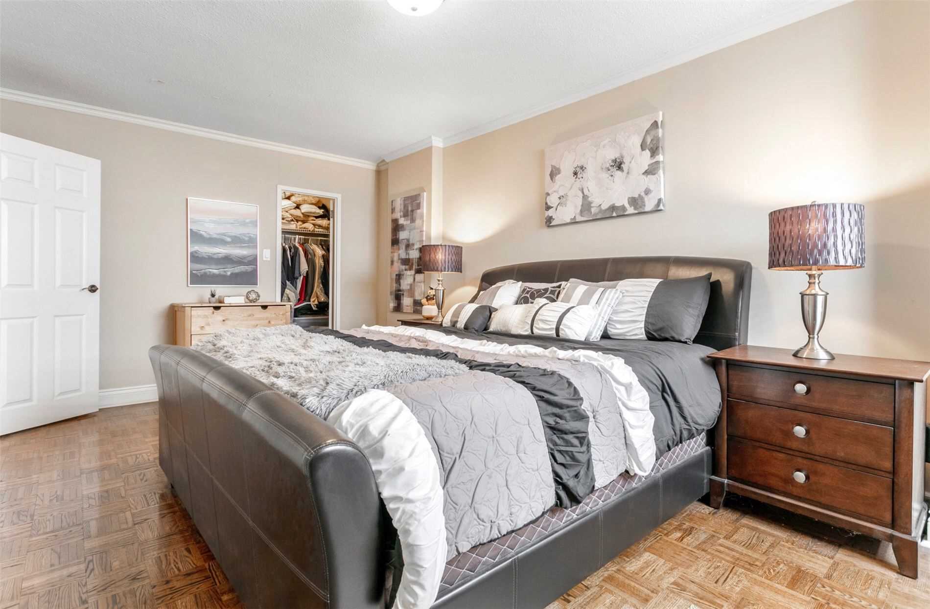 5949 Yonge Street #801