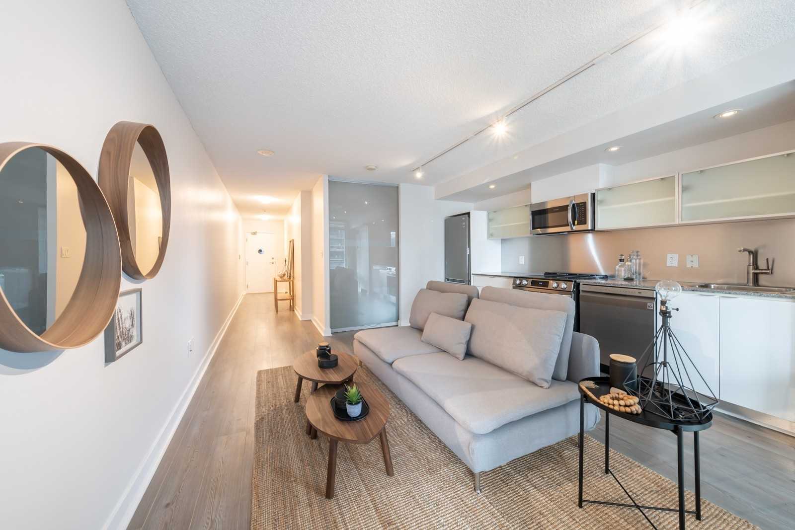 4K Spadina Ave, #317