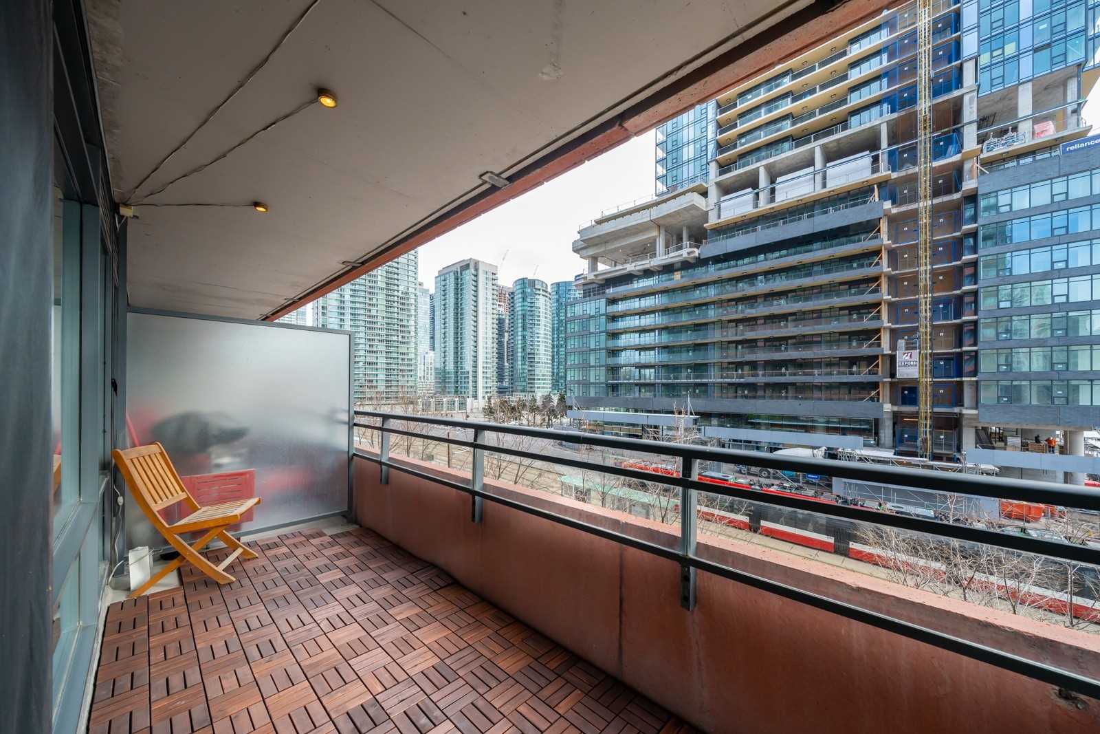 4K Spadina Ave, #317