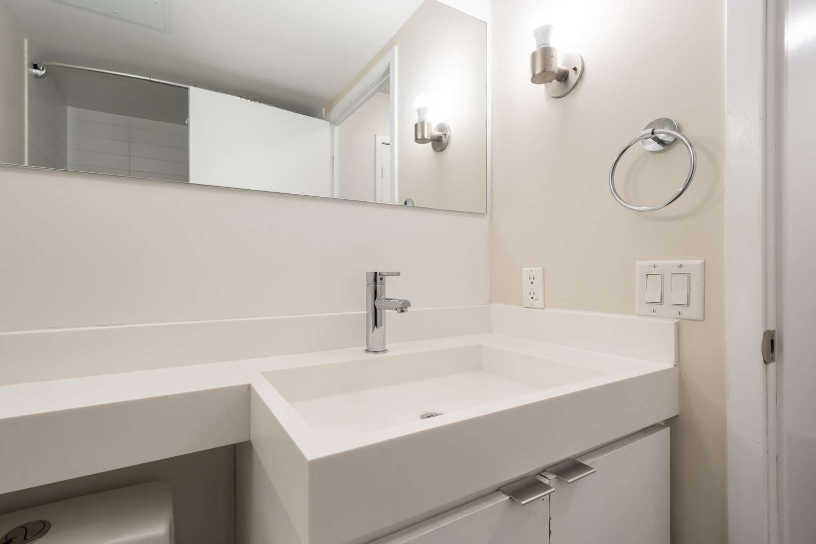 4K Spadina Ave, #317