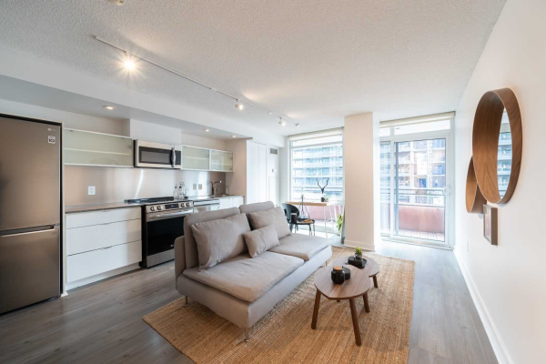 4K Spadina Ave, Toronto