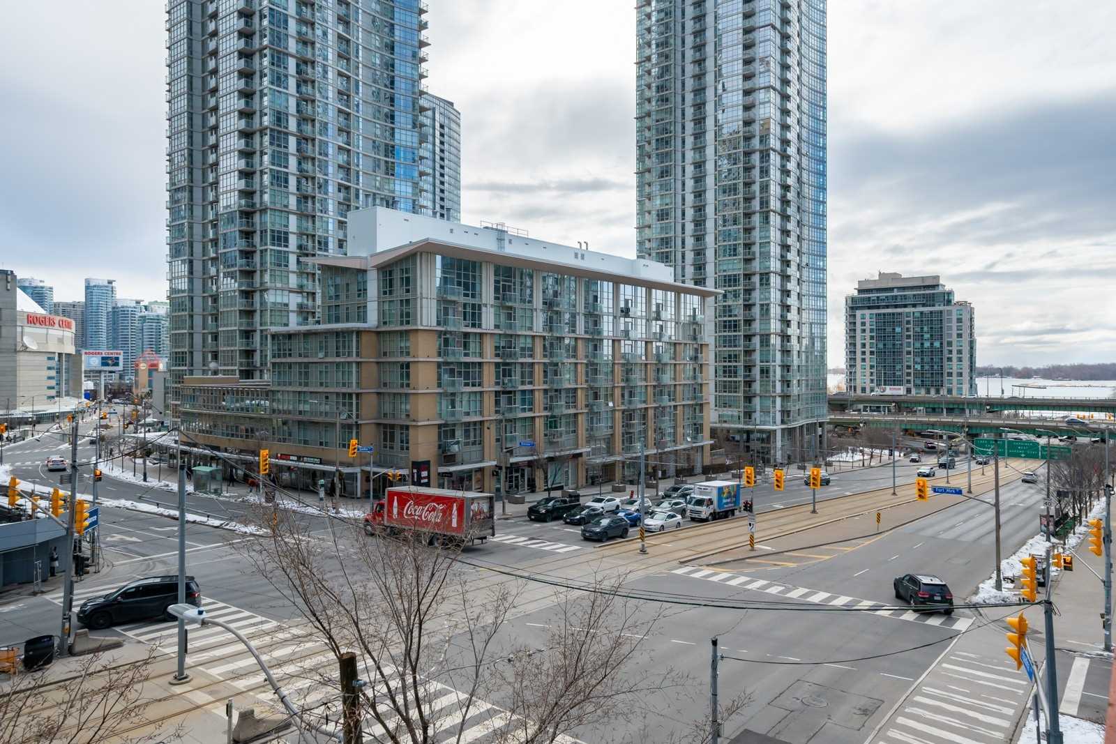 4K Spadina Ave, #317