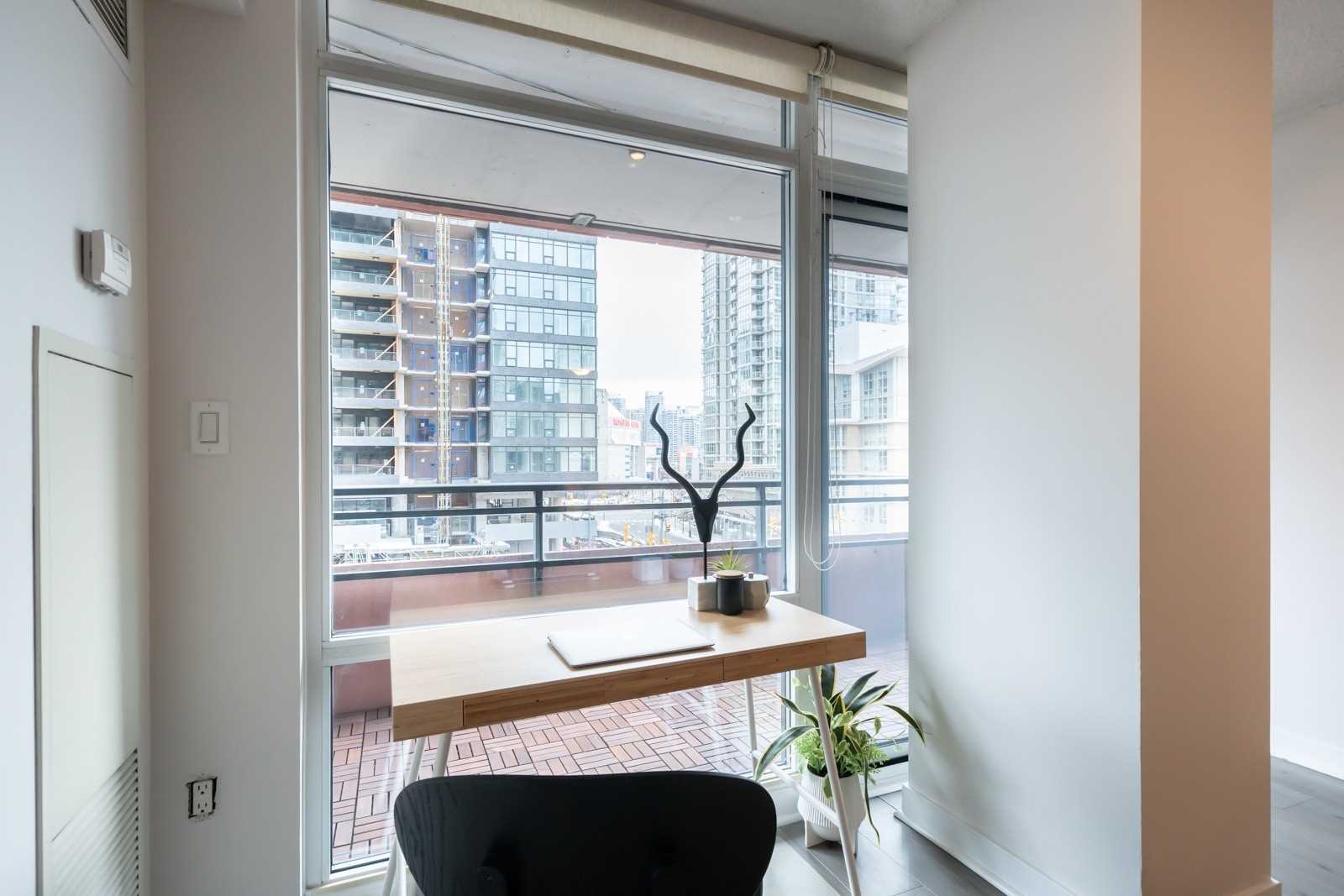 4K Spadina Ave, #317