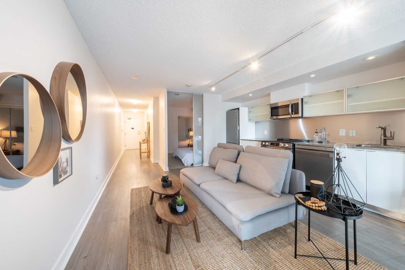 4K Spadina Ave, #317