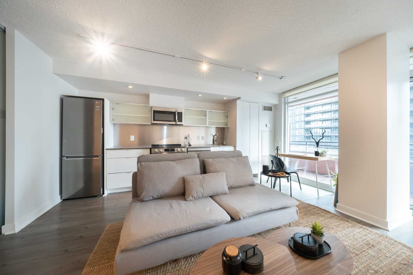 4K Spadina Ave, #317