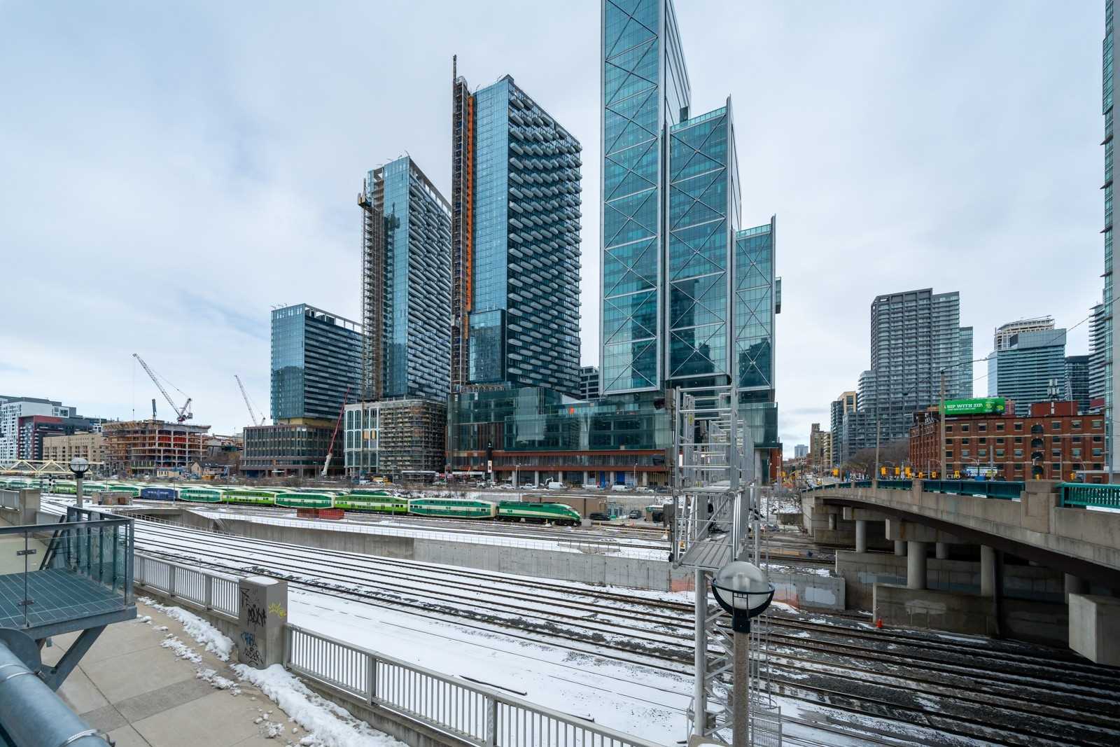 4K Spadina Ave, #317