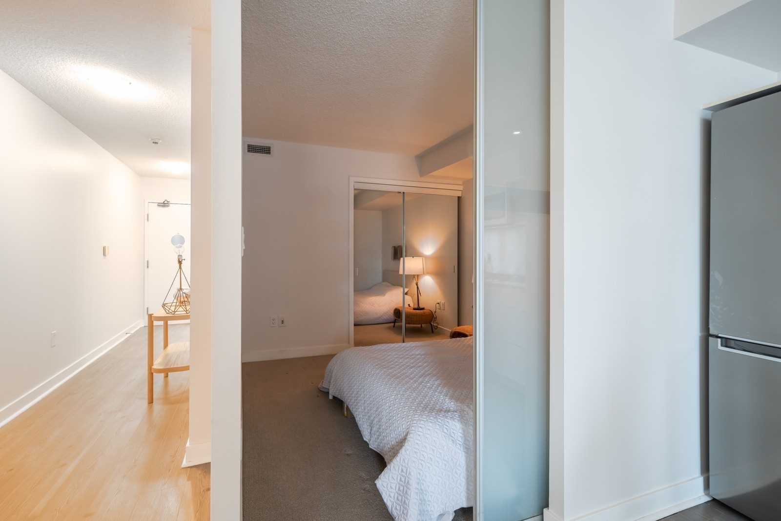 4K Spadina Ave, #317