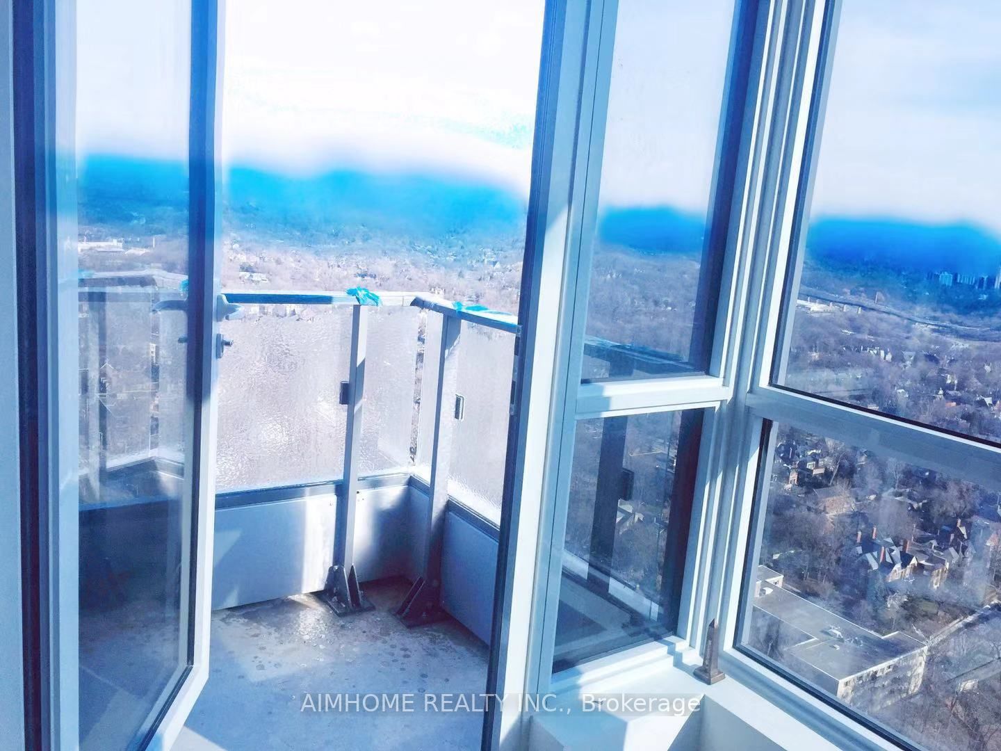 395 Bloor St E, #3407