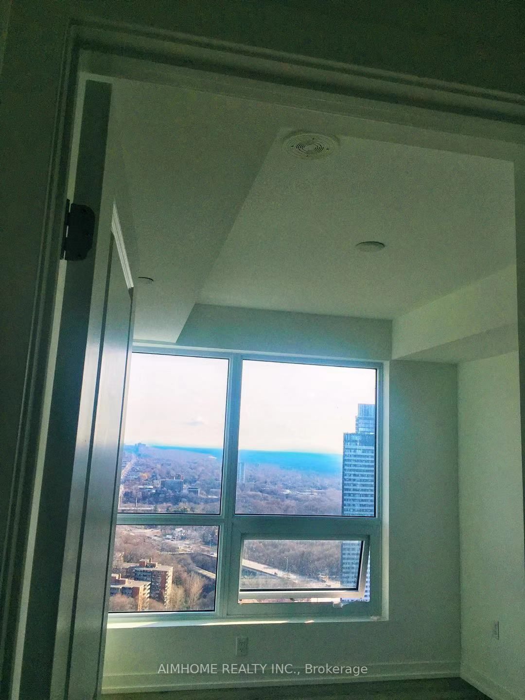 395 Bloor St E, #3407