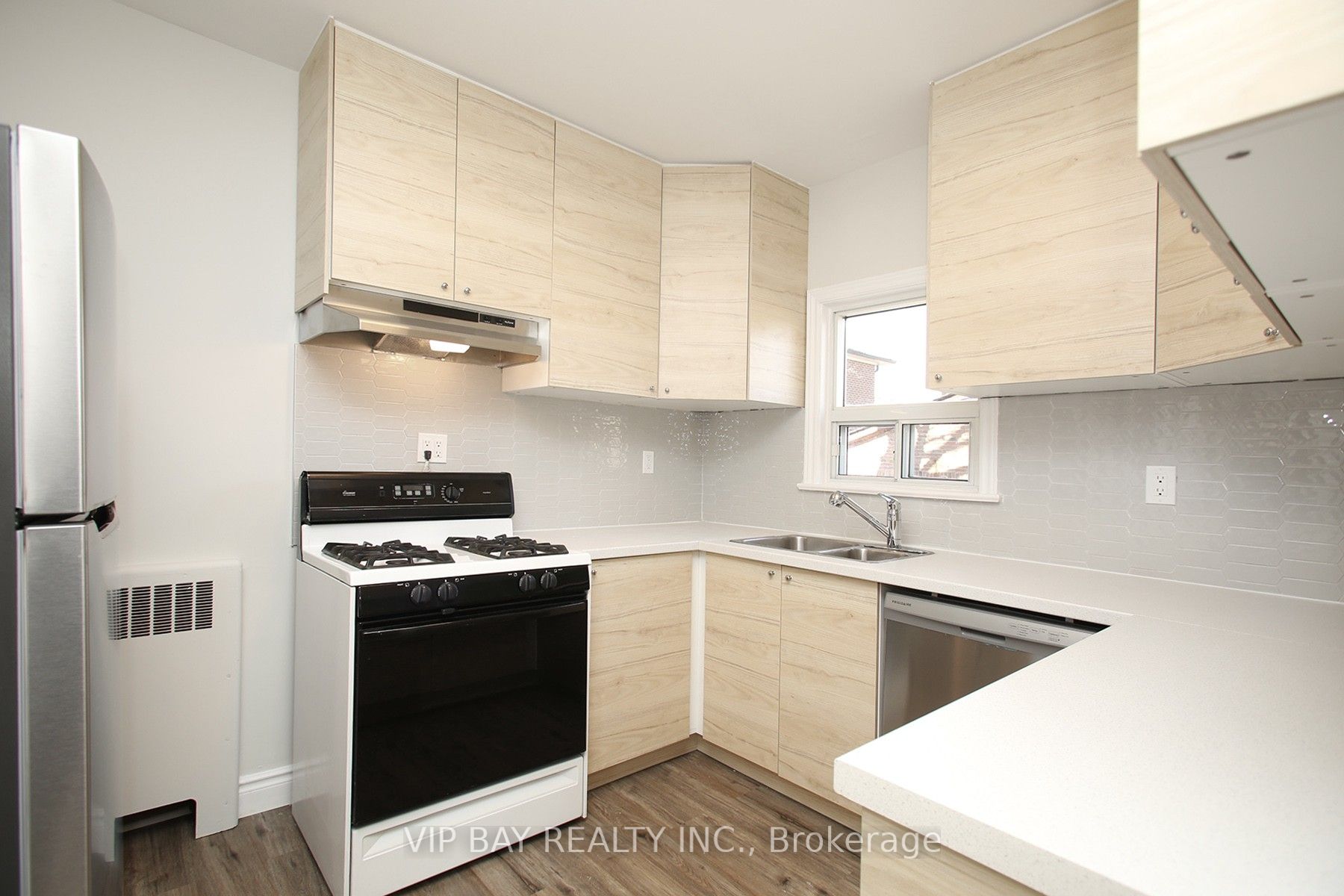 146 Horsham Ave, #Main