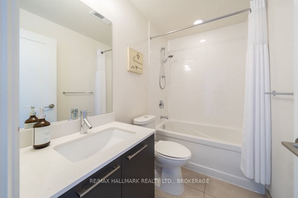 30 Roehampton Ave, #Ph01