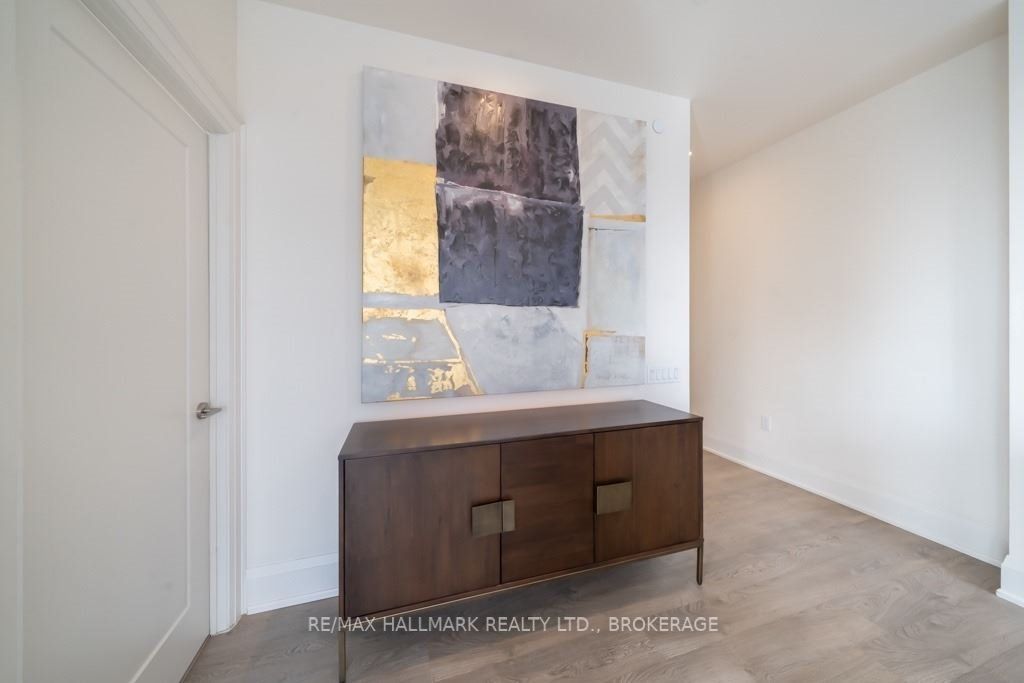 30 Roehampton Ave, #Ph01