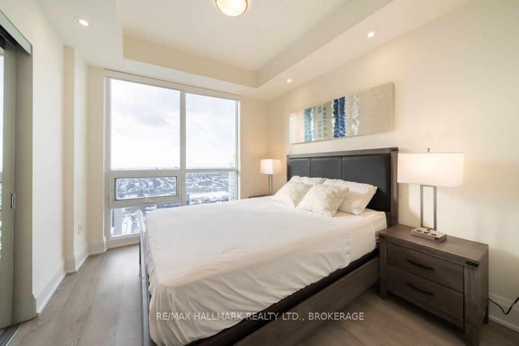 30 Roehampton Ave, #Ph01