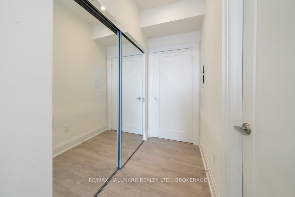 30 Roehampton Ave, #Ph01