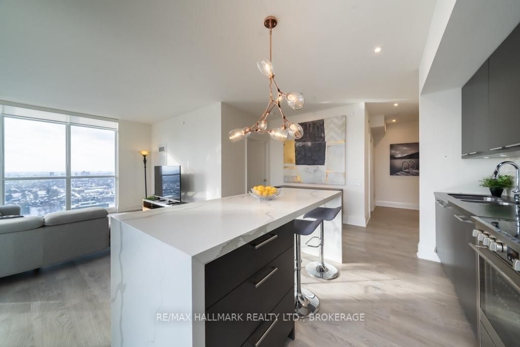 30 Roehampton Ave, #Ph01