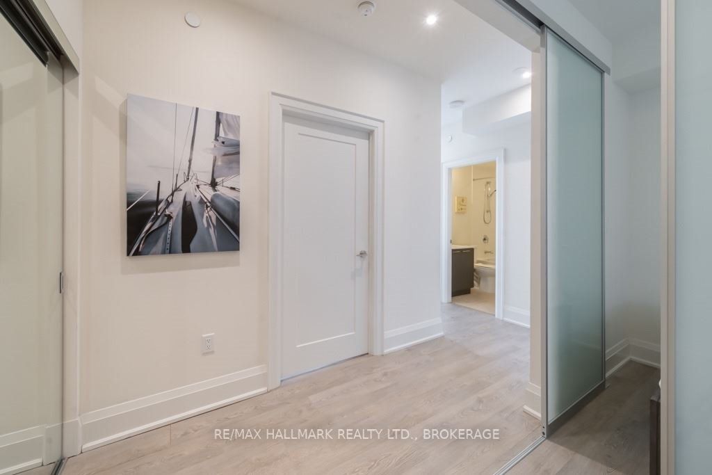 30 Roehampton Ave, #Ph01