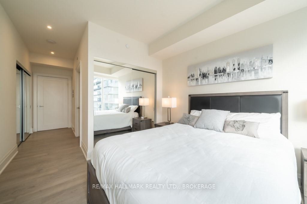 30 Roehampton Ave, #Ph01