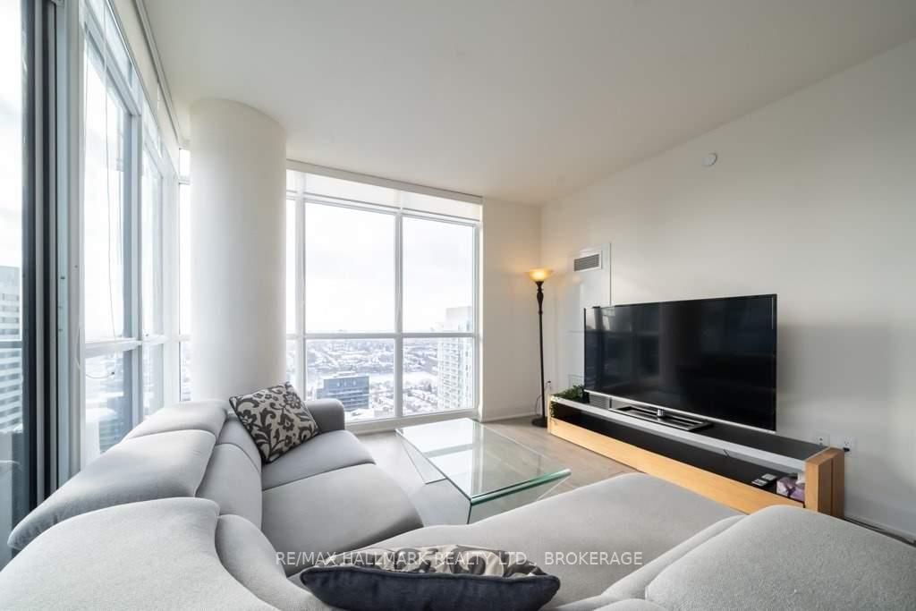 30 Roehampton Ave, #Ph01