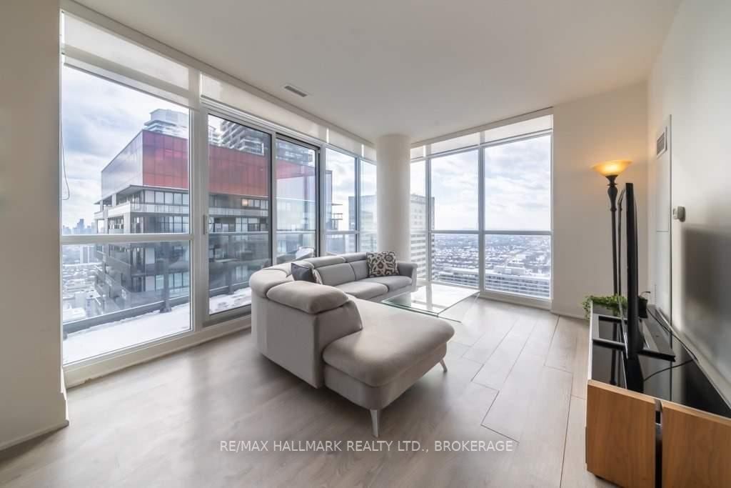 30 Roehampton Ave, #Ph01