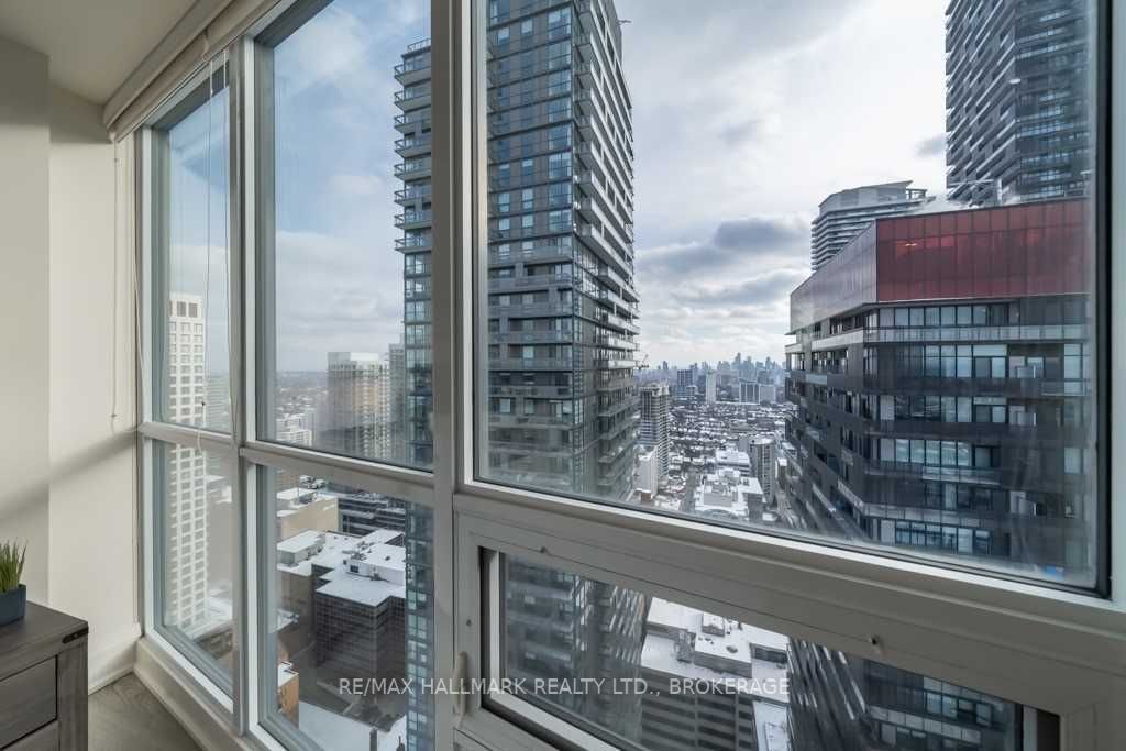 30 Roehampton Ave, #Ph01