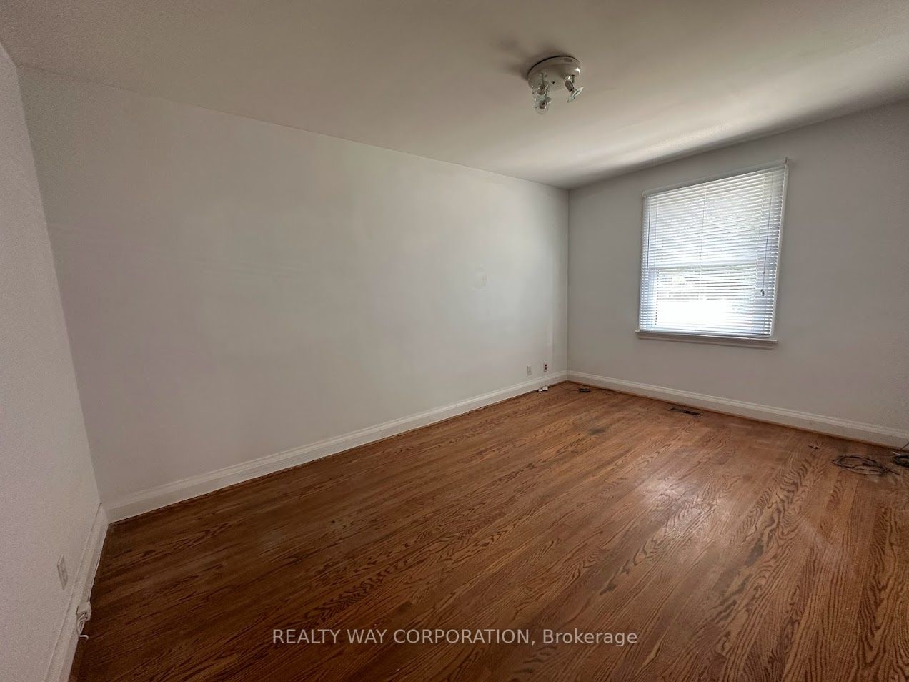 647 Sheppard Ave W
