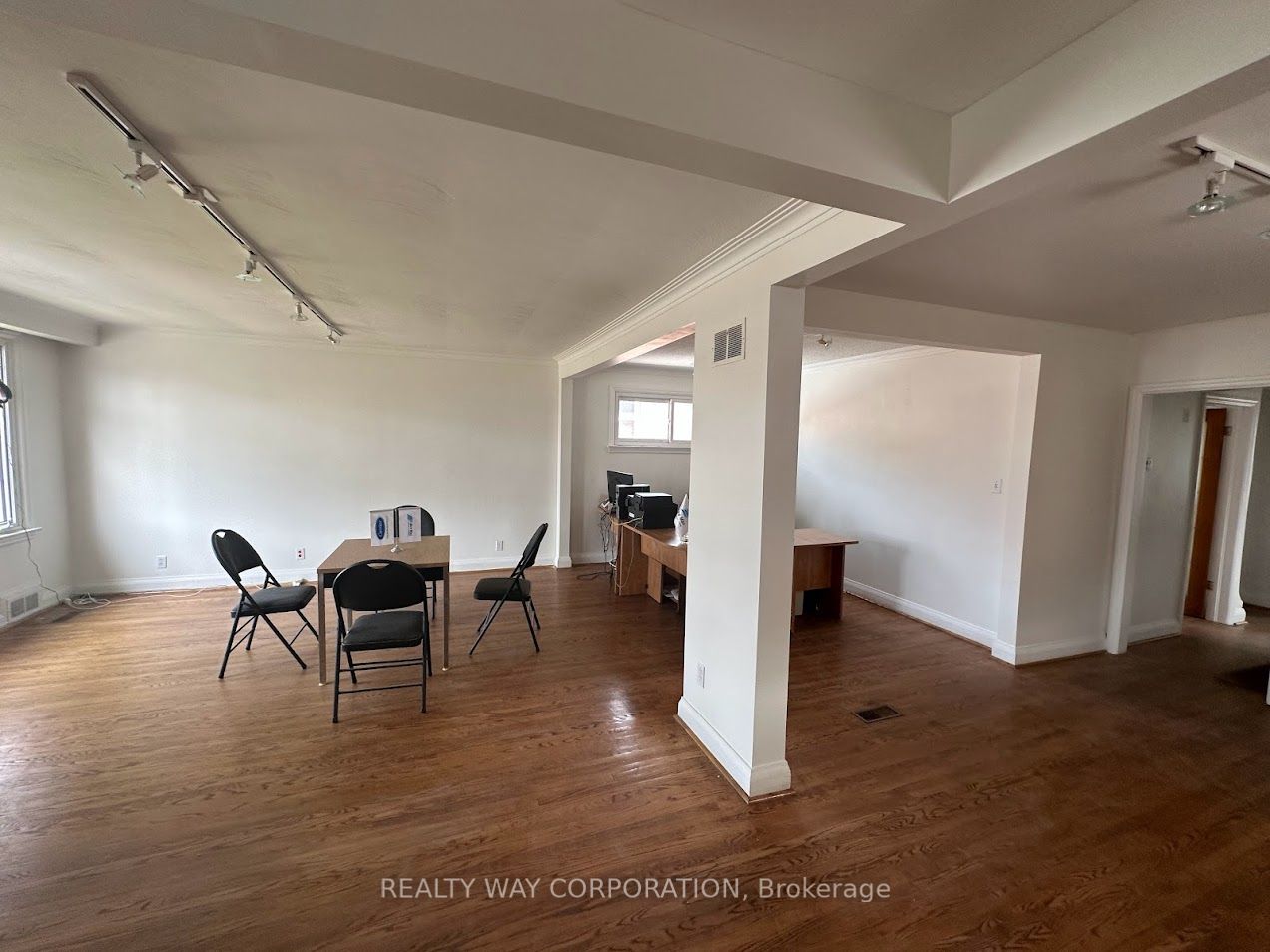 647 Sheppard Ave W