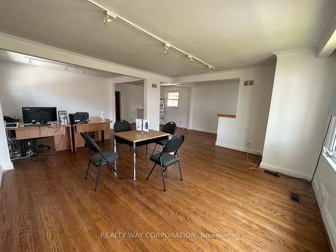 647 Sheppard Ave W