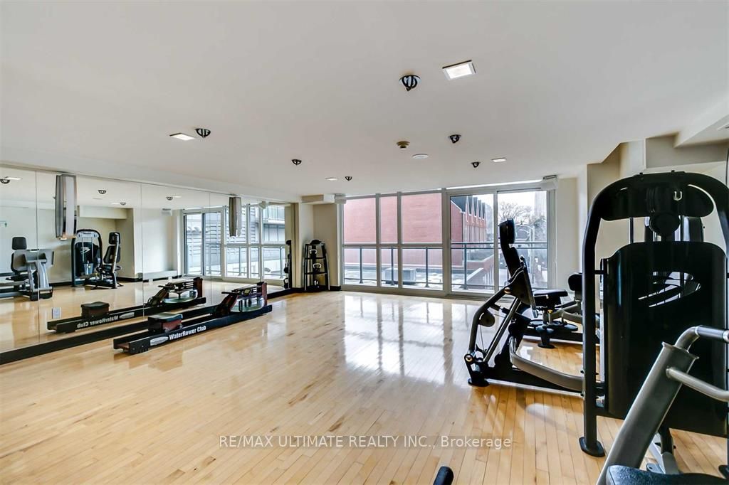775 King St W, #216