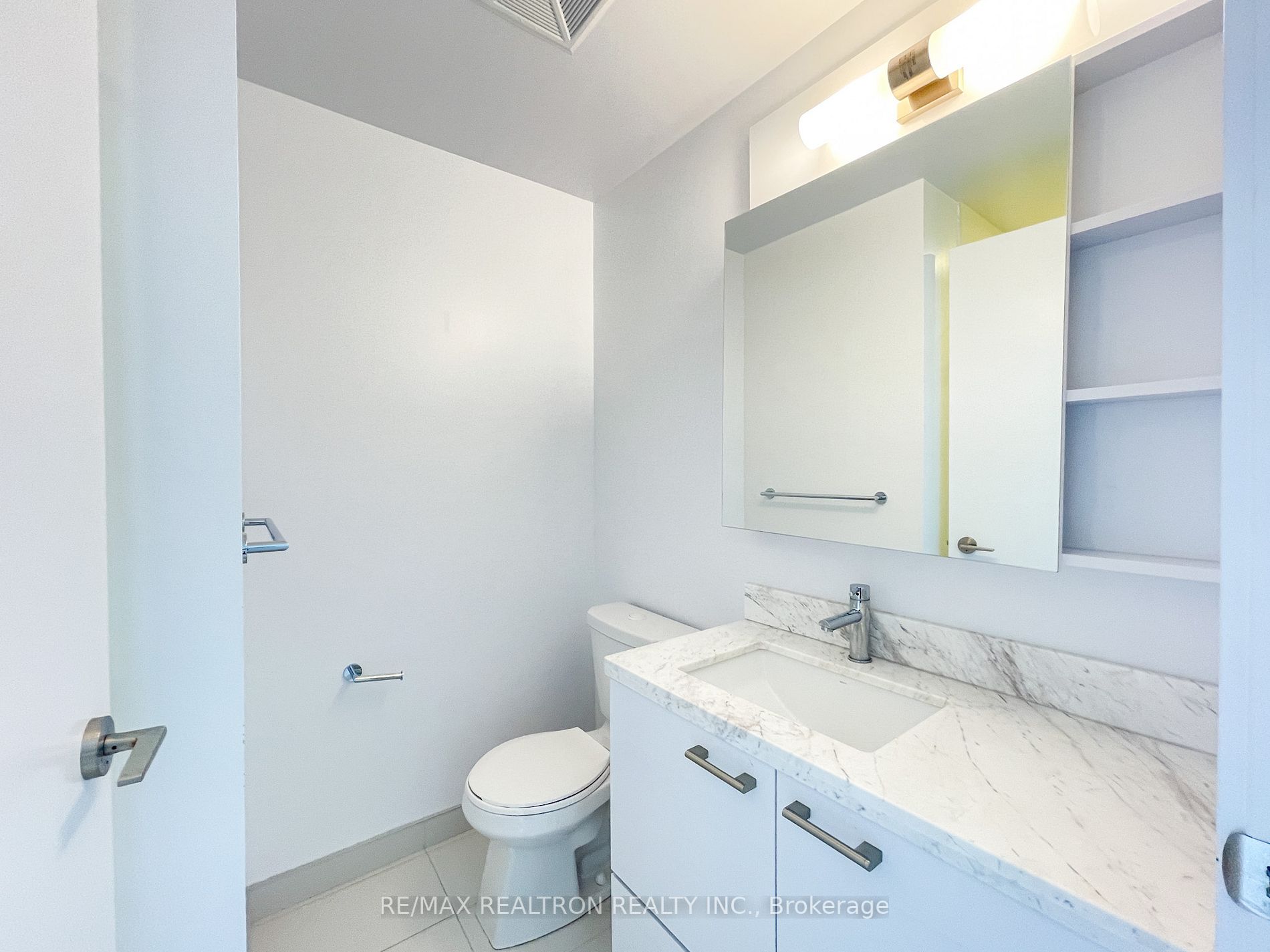 2221 Yonge Street #3306