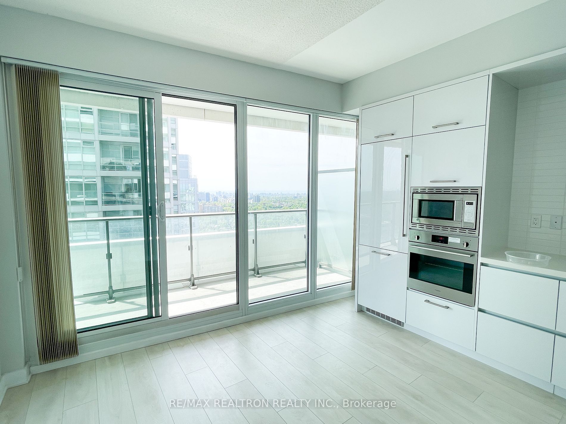 2221 Yonge Street #3306