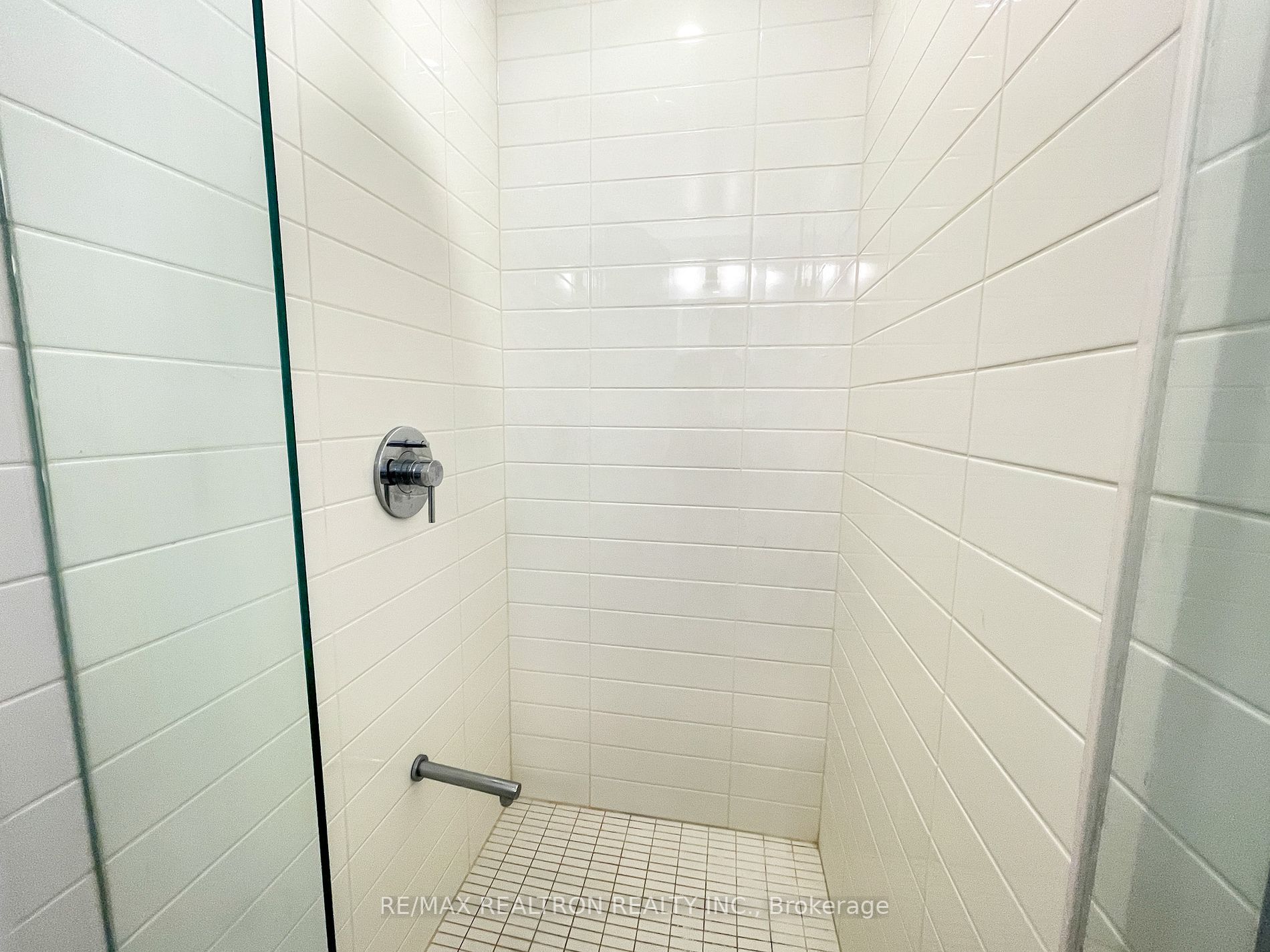 2221 Yonge Street #3306