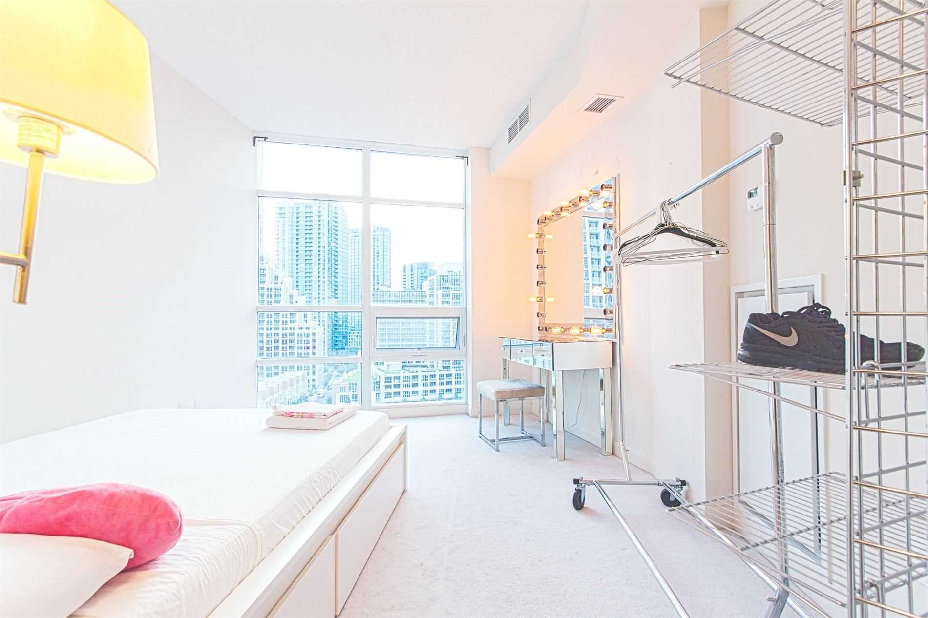 15 Bruyeres Mews, #1108