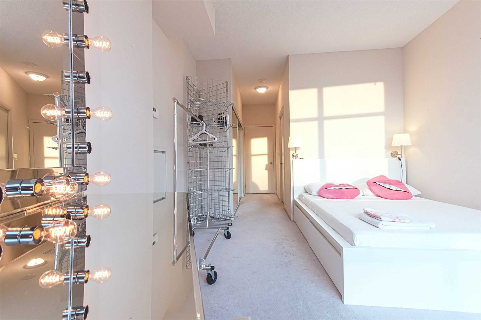 15 Bruyeres Mews, #1108