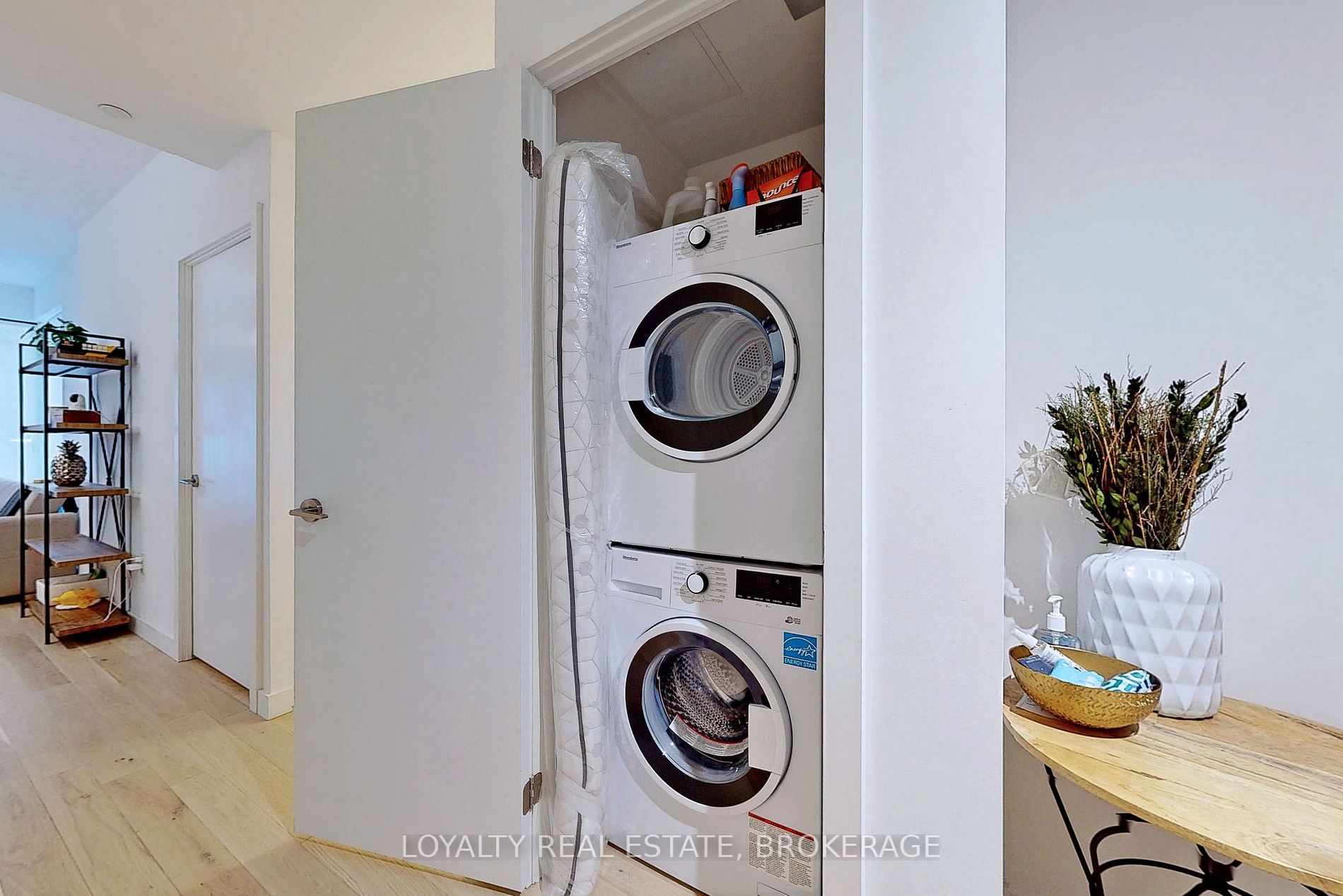 Listing C6018457 - Large Photo # 23