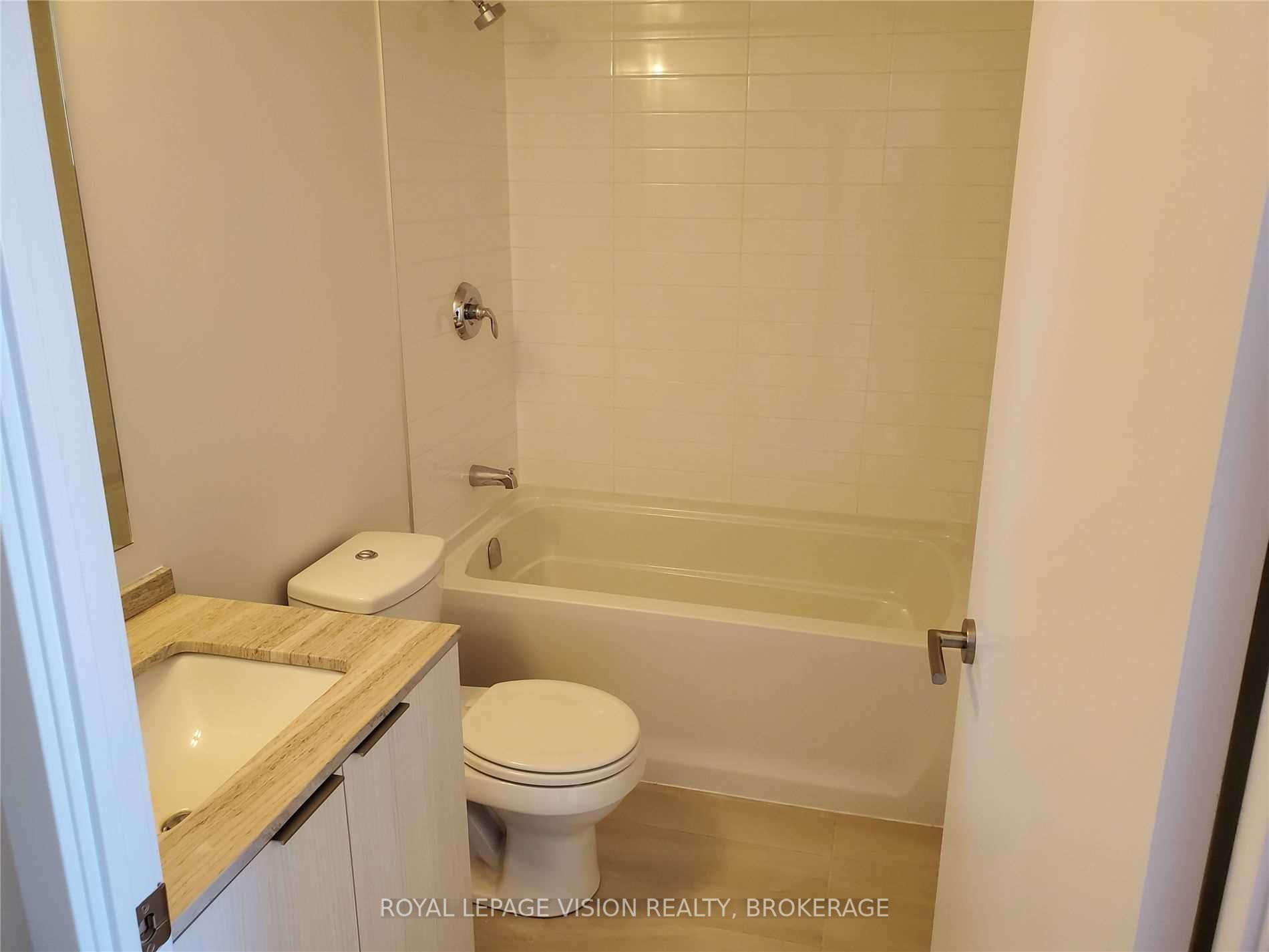 11 Wellesley St W, #812