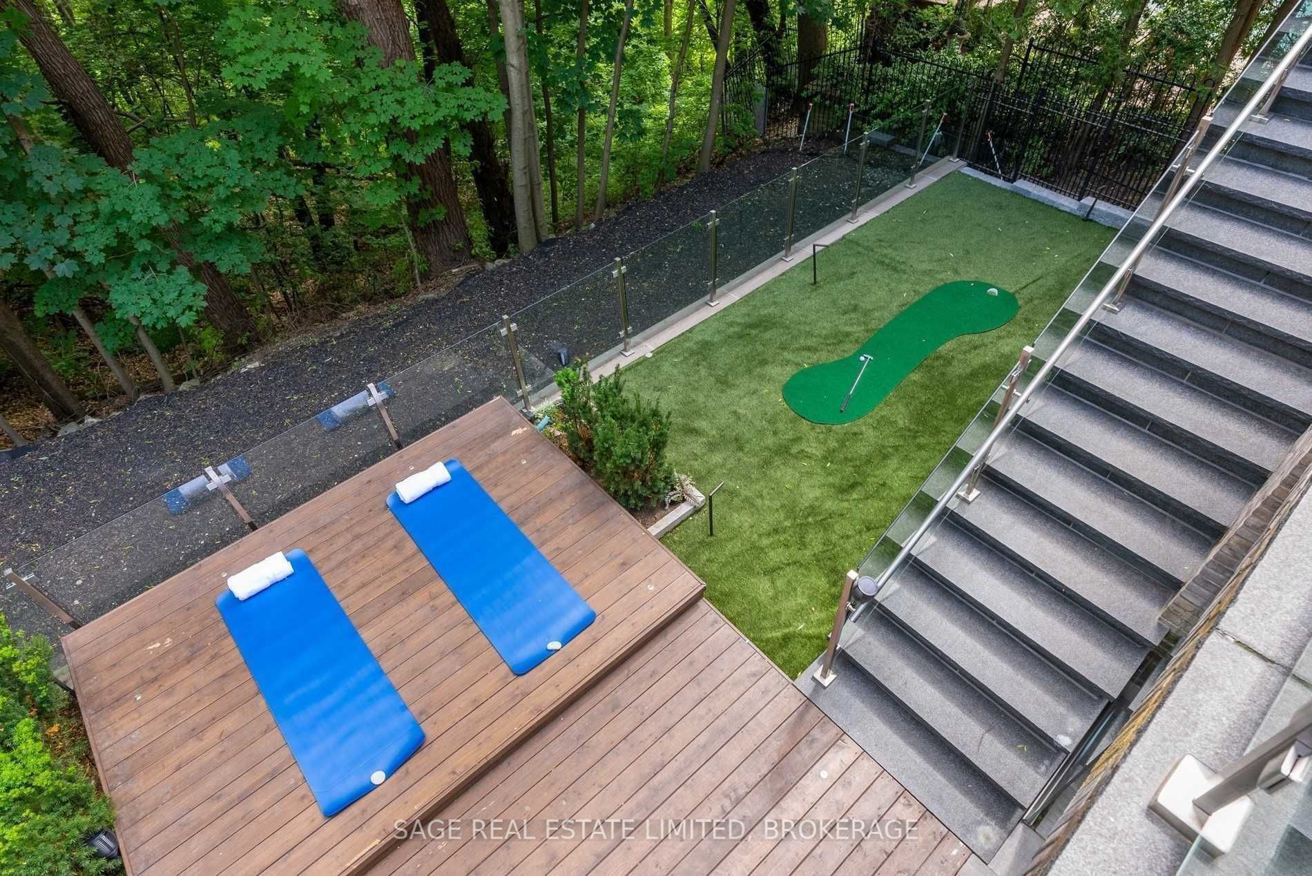 11 Ridgewood Rd