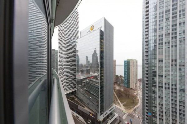 14 York St W, #2804