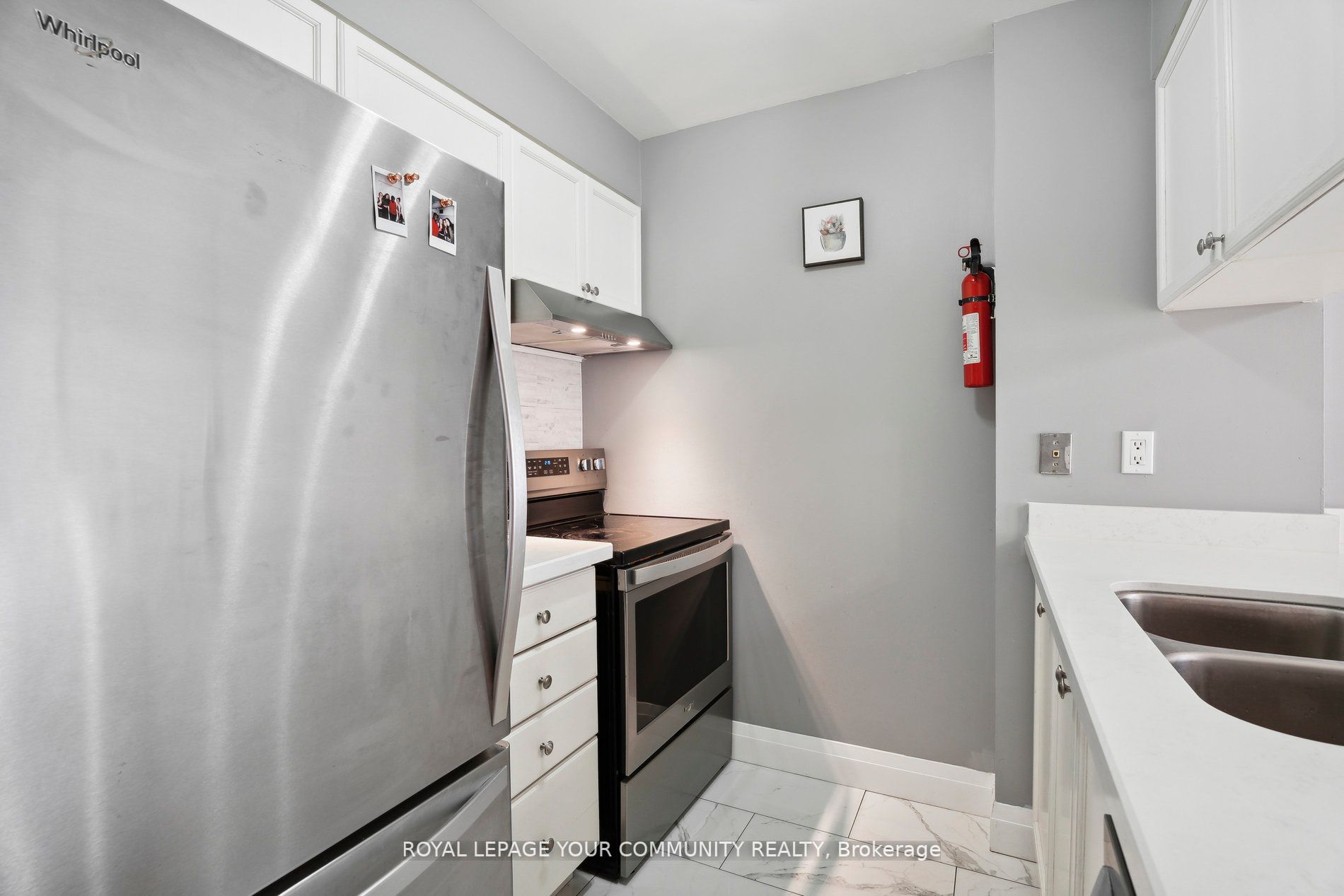 887 Bay St, #611