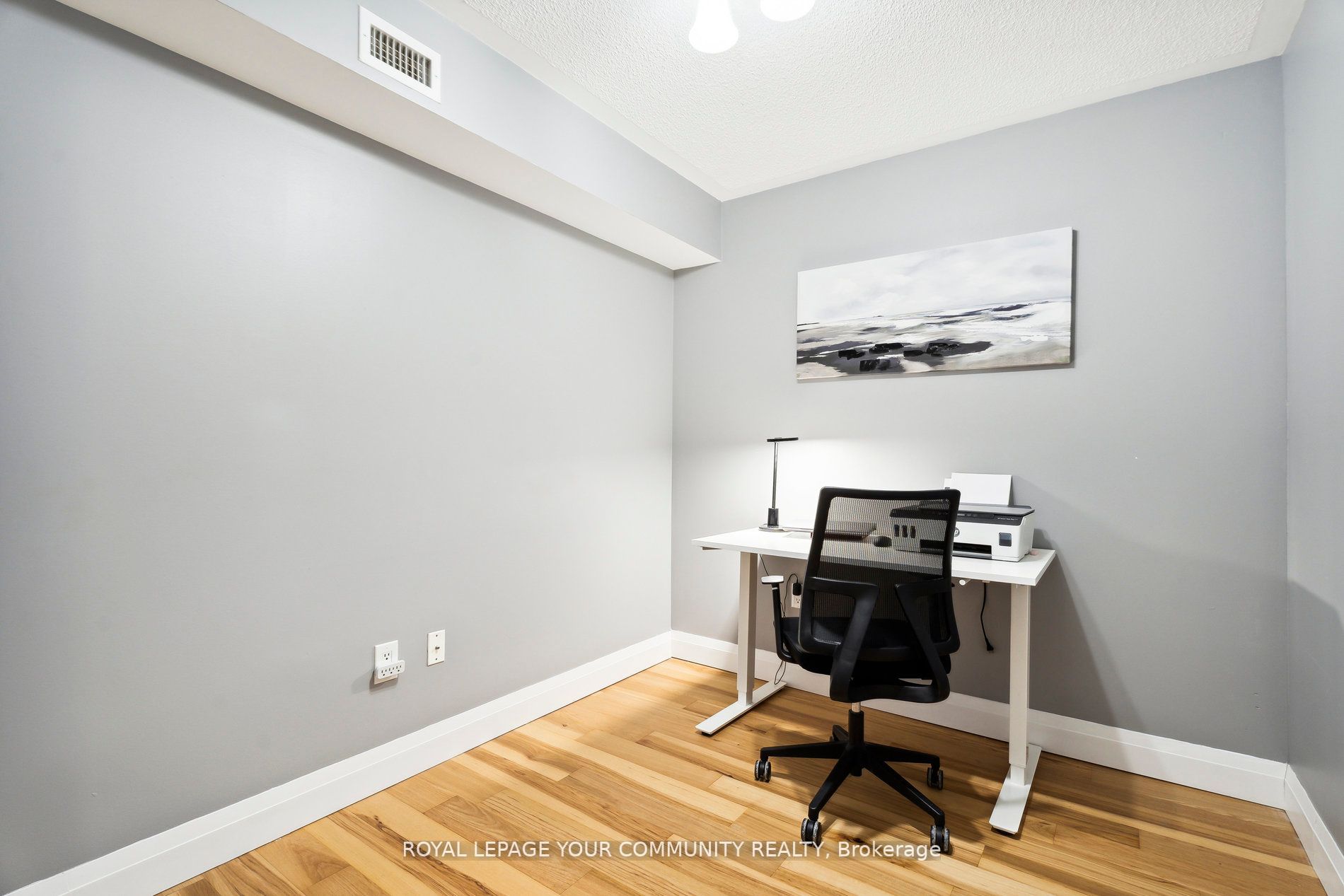 887 Bay St, #611