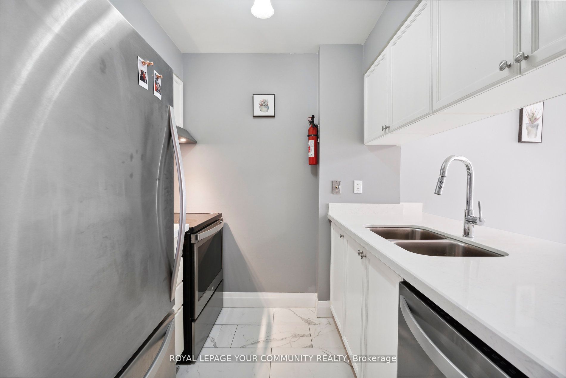 887 Bay St, #611