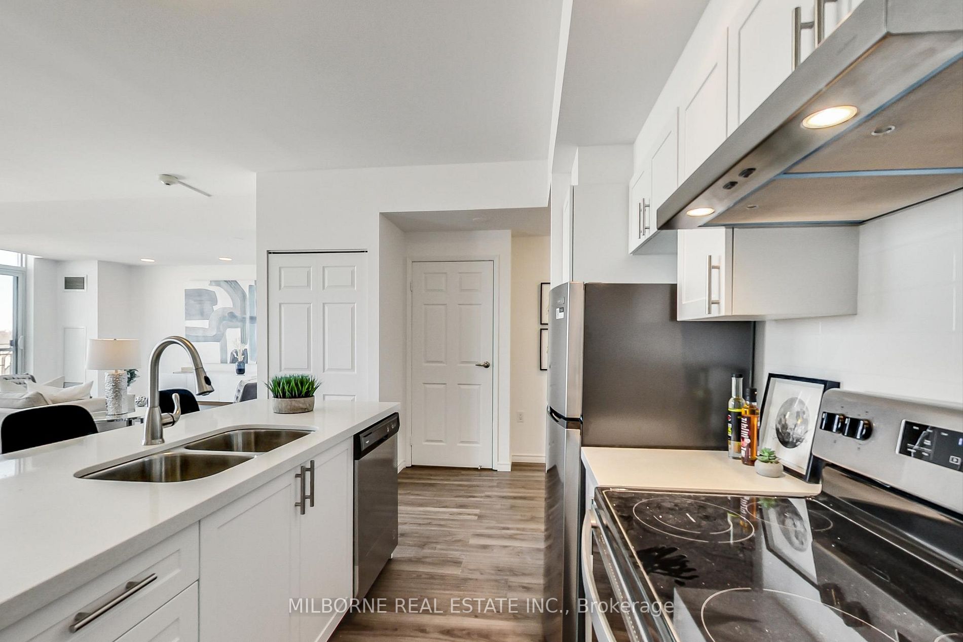 15 Maplewood Ave, #Ph8