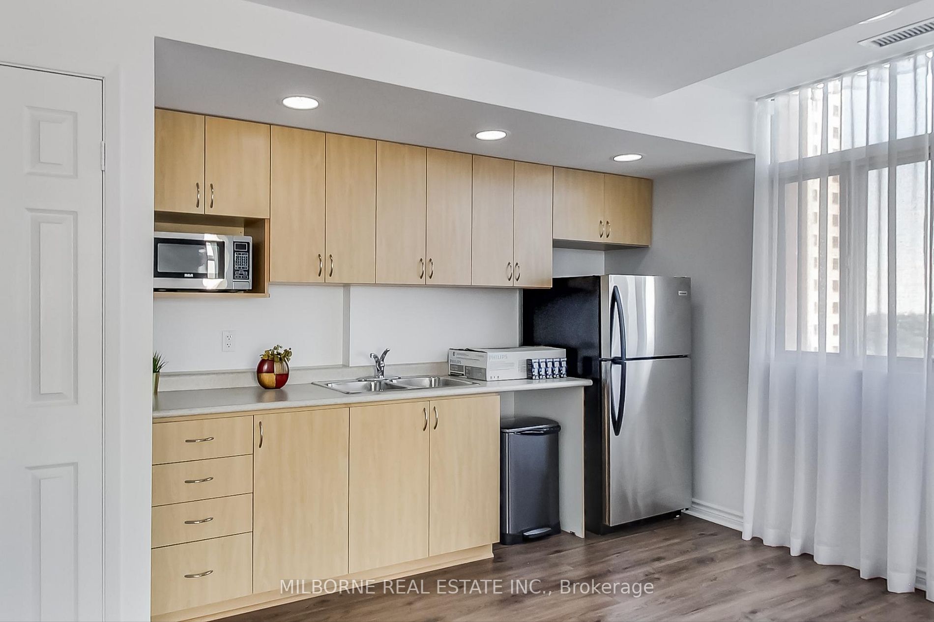 15 Maplewood Ave, #Ph8